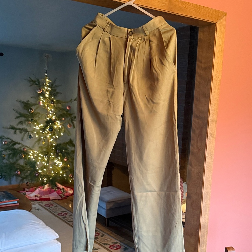 Reformation Women's Khaki and Green Trousers